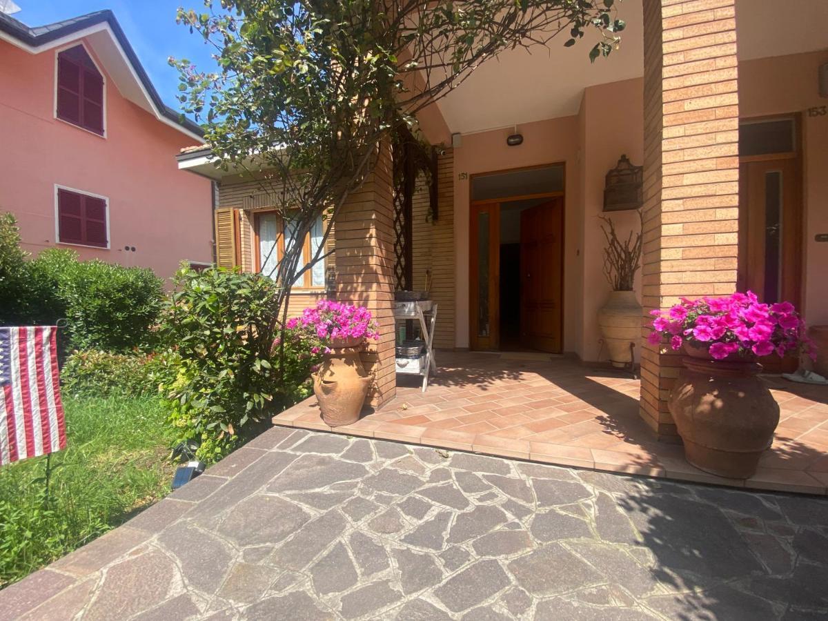 Casa San Bartolo - Pesaro Baia Flaminia Apartment Luaran gambar